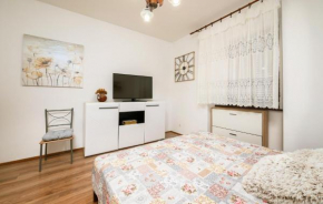 Pet Friendly Apartment In Pula With Wifi